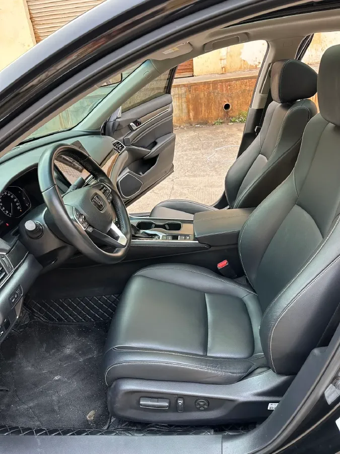 2022 Honda Accord 1.5T 194HP L4 CVT,autocango,china used car exporter,china ev exporter,chinese used car exporter,chinese used ev exporter