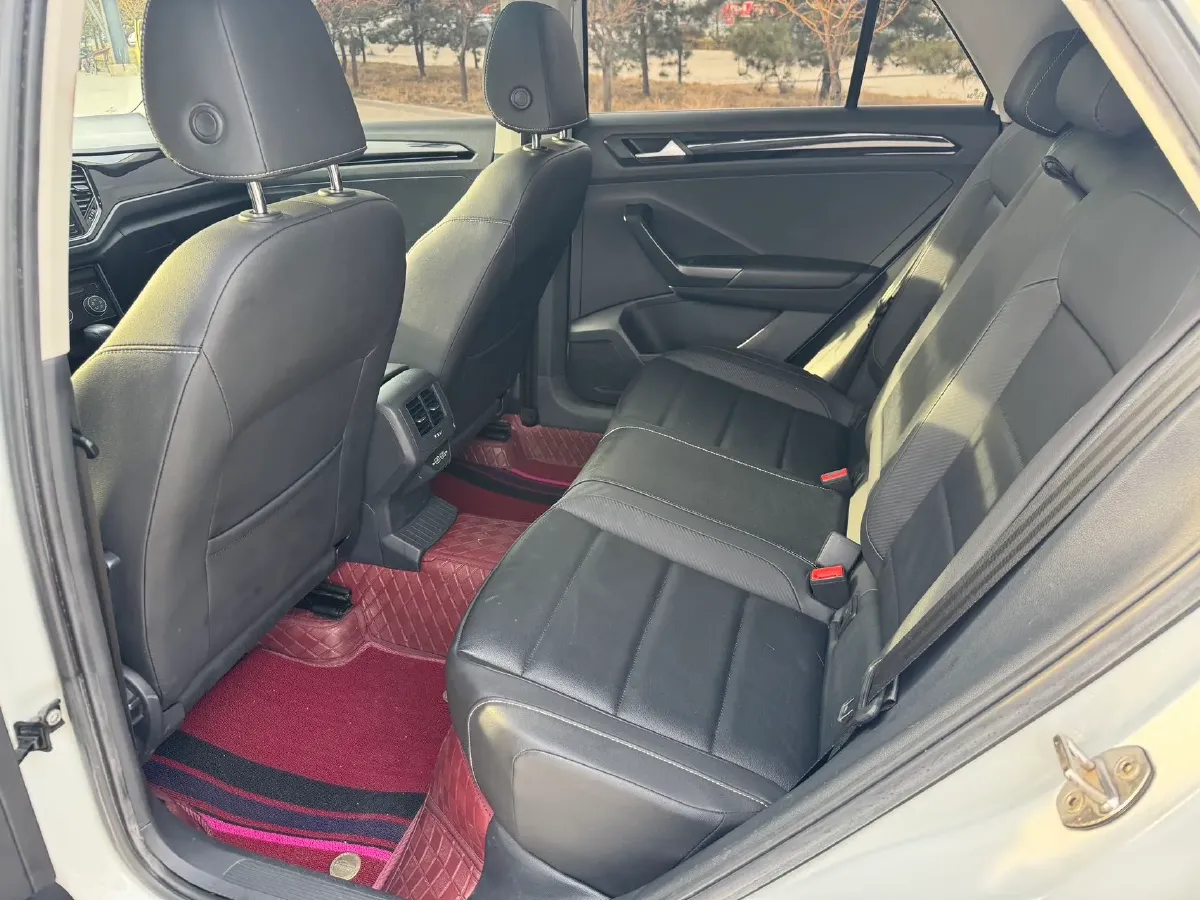 2019 Volkswagen T-Roc 1.4T 150HP L4 7DCT,autocango,china used car exporter,china ev exporter,chinese used car exporter,chinese used ev exporter