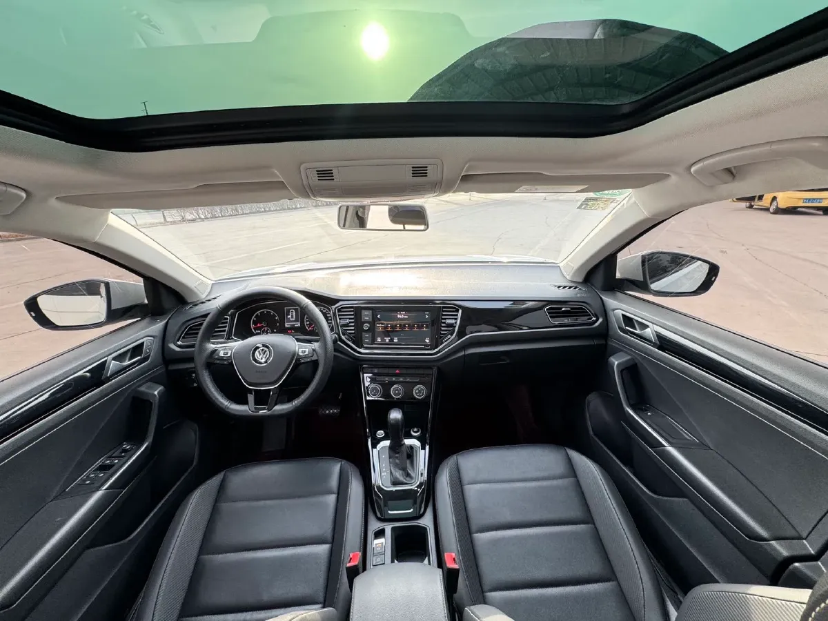 2019 Volkswagen T-Roc 1.4T 150HP L4 7DCT,autocango,china used car exporter,china ev exporter,chinese used car exporter,chinese used ev exporter