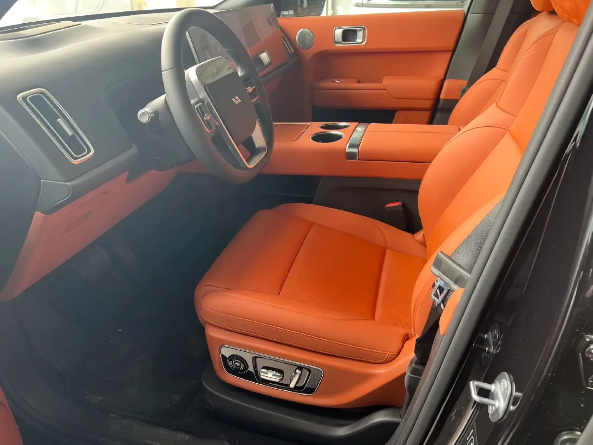 2025 Li L8 Range Extended 154HP REEV,autocango,china used car exporter,china ev exporter,chinese used car exporter,chinese used ev exporter