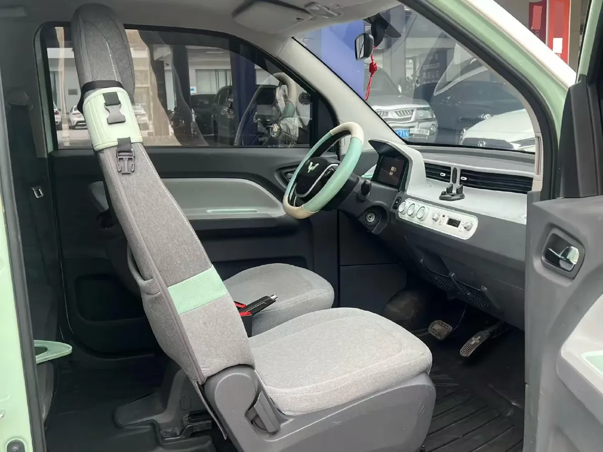 2021 WuLing HongGuang MINI EV BEV 13.9KWH,autocango,china used car exporter,china ev exporter,chinese used car exporter,chinese used ev exporter