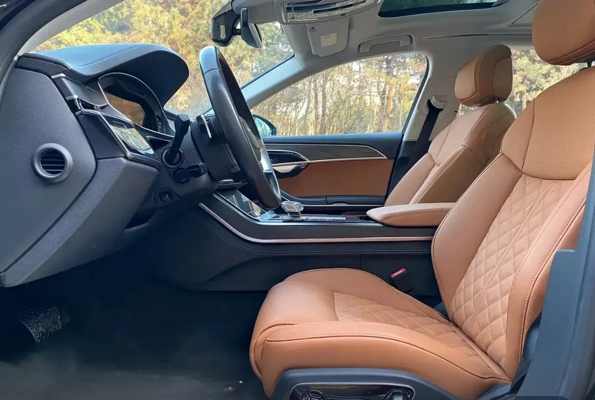 2024 Audi A8 3.0T 286HP V6 8AT,autocango,china used car exporter,china ev exporter,chinese used car exporter,chinese used ev exporter