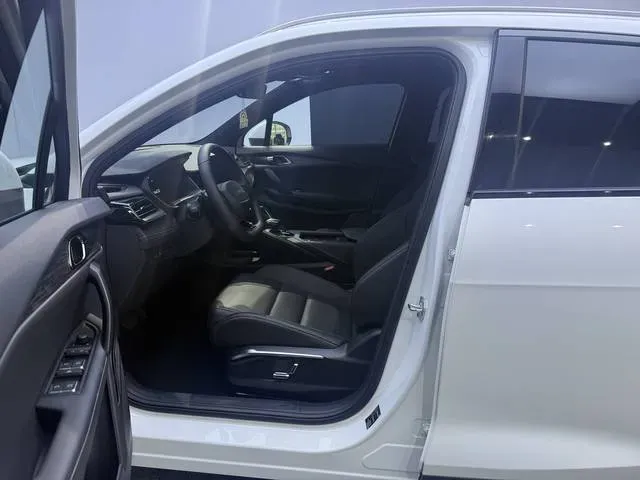 2023 LYNK&CO 06 1.5T 181HP L4 7DCT,autocango,china used car exporter,china ev exporter,chinese used car exporter,chinese used ev exporter