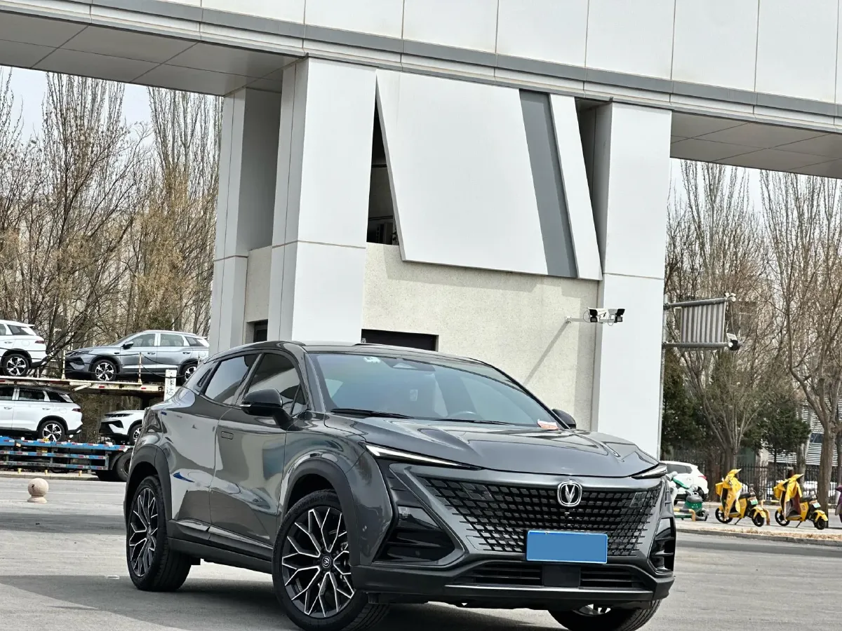 2022 ChangAn UNI-T 1.5T 188HP L4 7DCT,autocango,china used car exporter,china ev exporter,chinese used car exporter,chinese used ev exporter