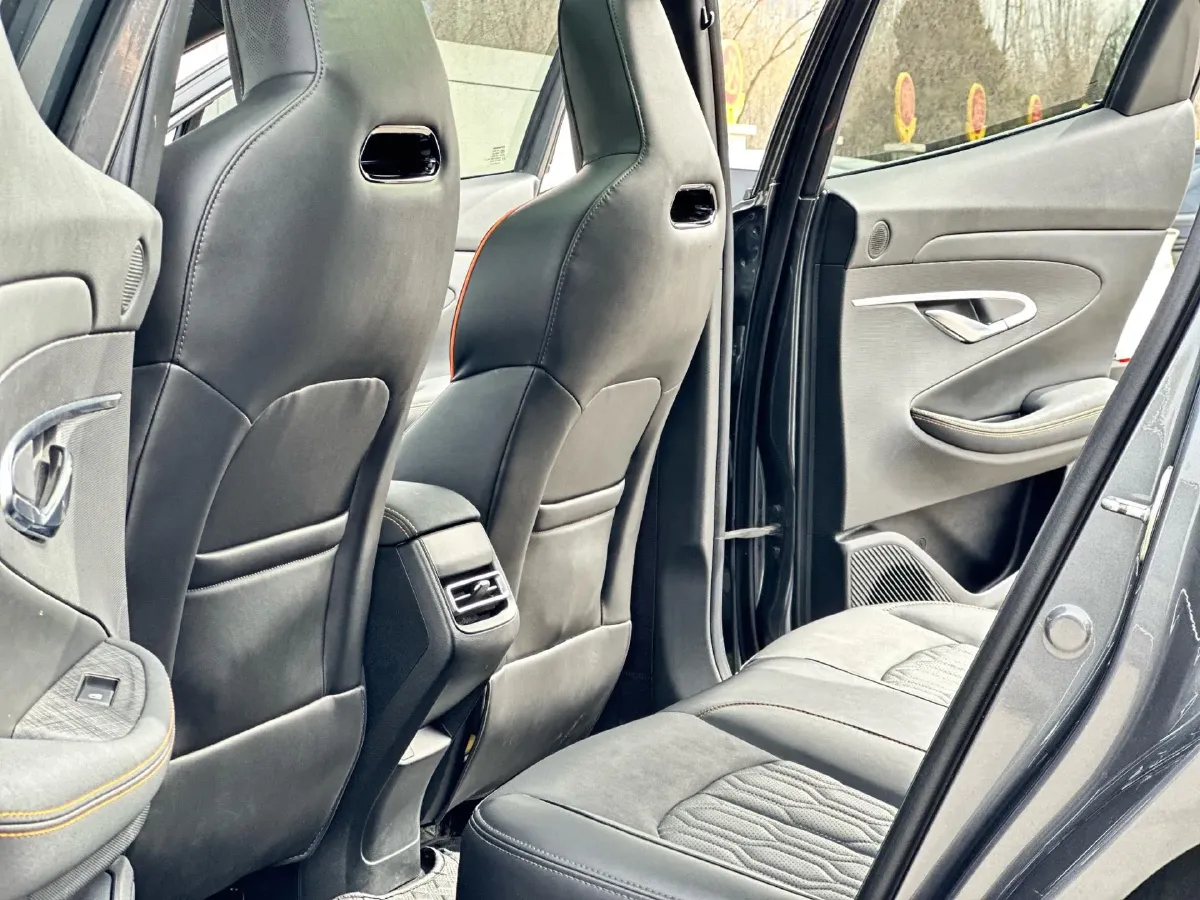 2022 ChangAn UNI-T 1.5T 188HP L4 7DCT,autocango,china used car exporter,china ev exporter,chinese used car exporter,chinese used ev exporter