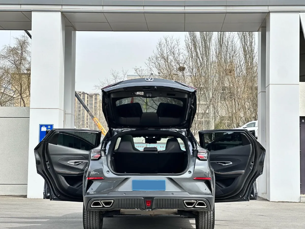 2022 ChangAn UNI-T 1.5T 188HP L4 7DCT,autocango,china used car exporter,china ev exporter,chinese used car exporter,chinese used ev exporter