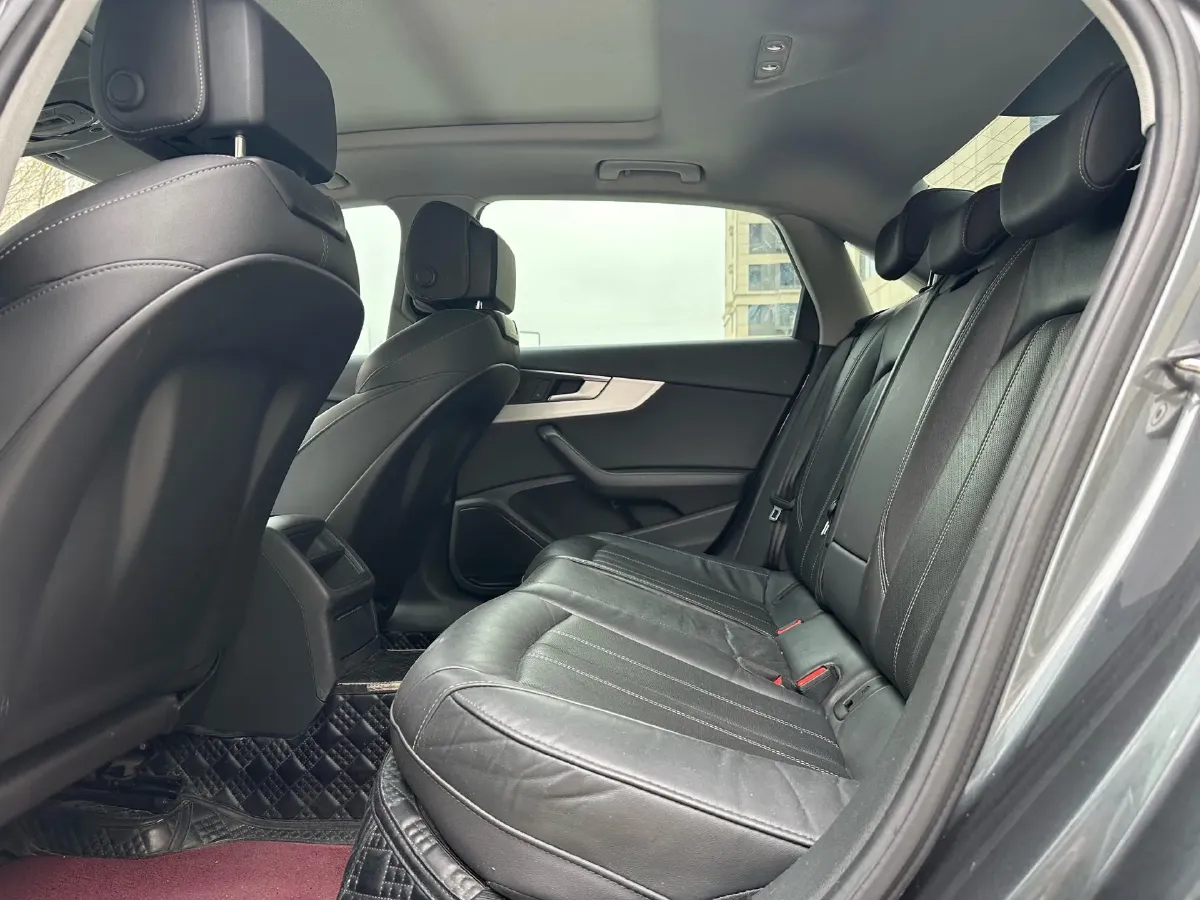 2020 Audi A4L 2.0T 190HP L4 7DCT,autocango,china used car exporter,china ev exporter,chinese used car exporter,chinese used ev exporter