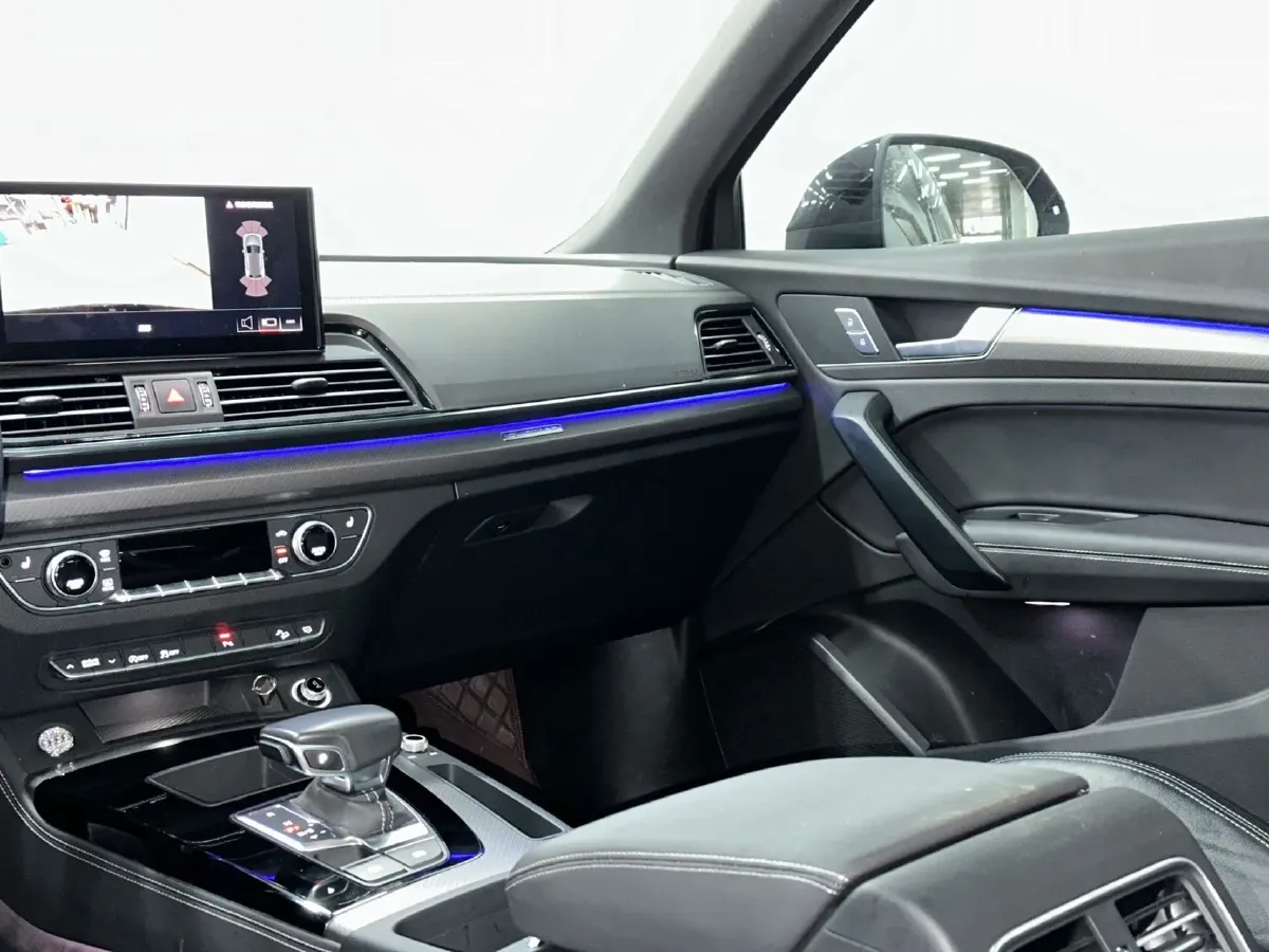 2023 Audi Q5L 2.0T 190HP L4 7DCT,autocango,china used car exporter,china ev exporter,chinese used car exporter,chinese used ev exporter