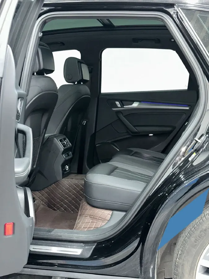 2023 Audi Q5L 2.0T 190HP L4 7DCT,autocango,china used car exporter,china ev exporter,chinese used car exporter,chinese used ev exporter