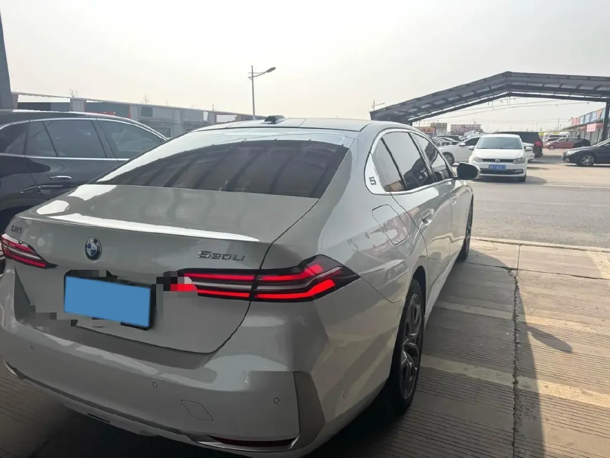 2025 BMW 5 Series 2.0T 258HP L4 8AT,autocango,china used car exporter,china ev exporter,chinese used car exporter,chinese used ev exporter
