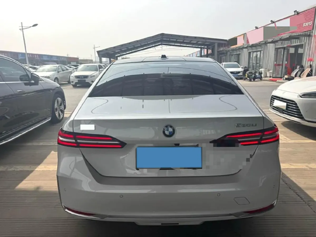 2025 BMW 5 Series 2.0T 258HP L4 8AT,autocango,china used car exporter,china ev exporter,chinese used car exporter,chinese used ev exporter