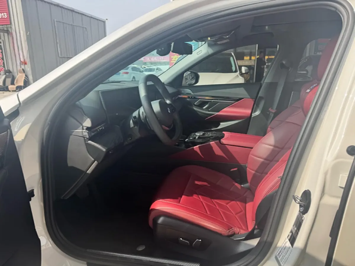 2025 BMW 5 Series 2.0T 258HP L4 8AT,autocango,china used car exporter,china ev exporter,chinese used car exporter,chinese used ev exporter