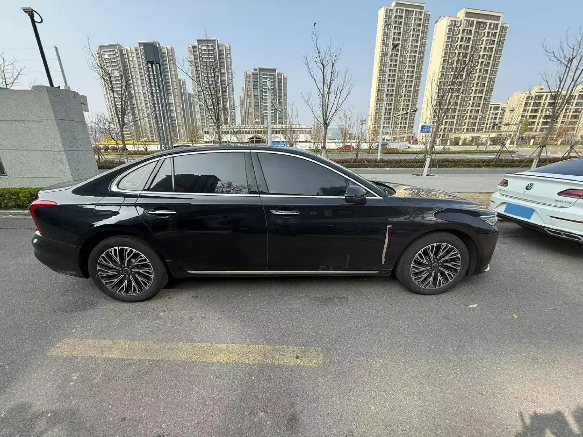 2025 HongQi H5 1.5T 169HP L4 1DHT Hybrid,autocango,china used car exporter,china ev exporter,chinese used car exporter,chinese used ev exporter