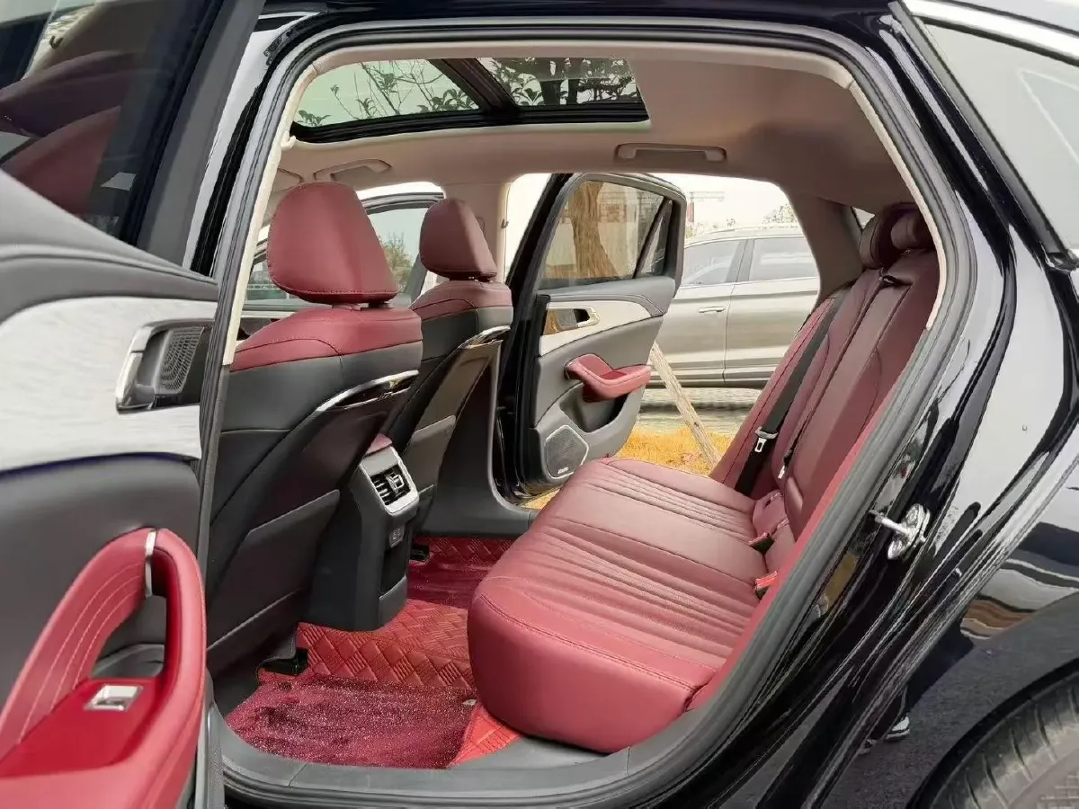 2025 HongQi H5 1.5T 169HP L4 1DHT Hybrid,autocango,china used car exporter,china ev exporter,chinese used car exporter,chinese used ev exporter