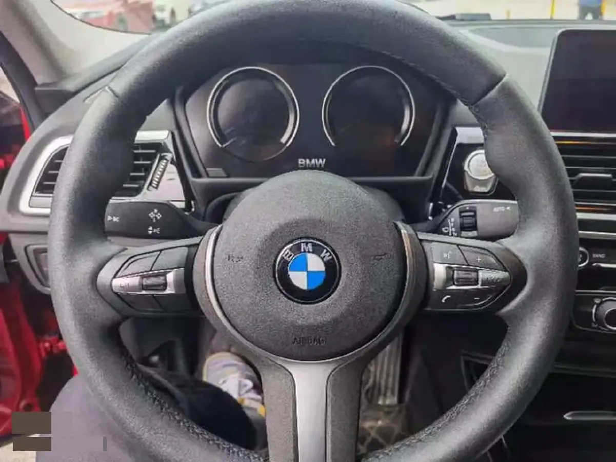 2021 BMW 1 Series 1.5T 140HP L3 7DCT,autocango,china used car exporter,china ev exporter,chinese used car exporter,chinese used ev exporter