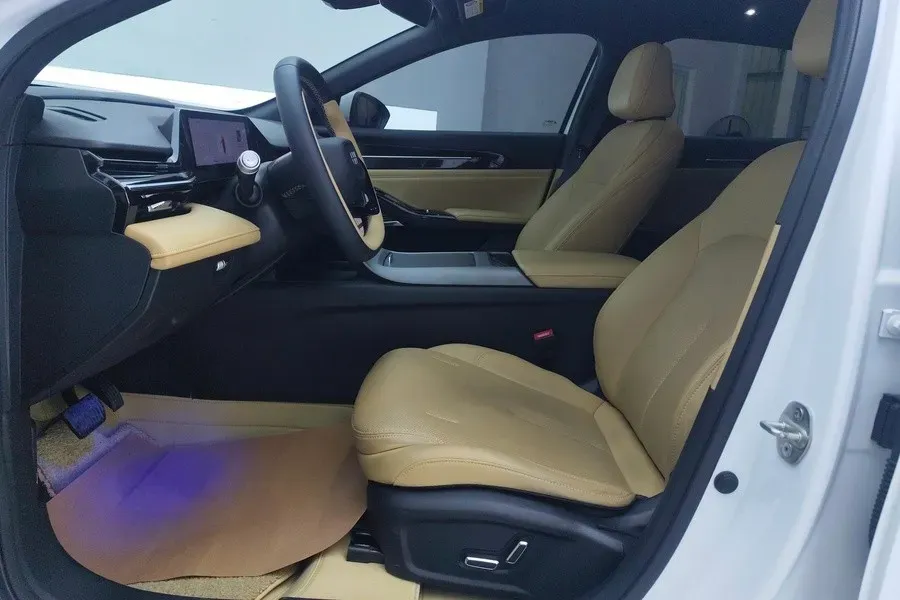 2023 Geely Galaxy L6 1.5T 163HP L4 3DHT PHEV,autocango,china used car exporter,china ev exporter,chinese used car exporter,chinese used ev exporter