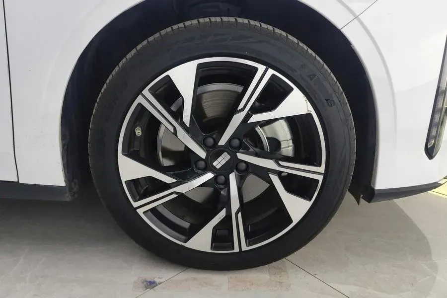 2023 Geely Galaxy L6 1.5T 163HP L4 3DHT PHEV,autocango,china used car exporter,china ev exporter,chinese used car exporter,chinese used ev exporter