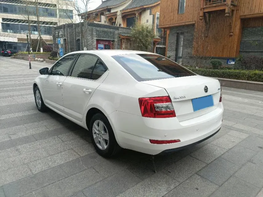 2018 Skoda Octavia 1.6L 110HP L4 5MT,autocango,china used car exporter,china ev exporter,chinese used car exporter,chinese used ev exporter