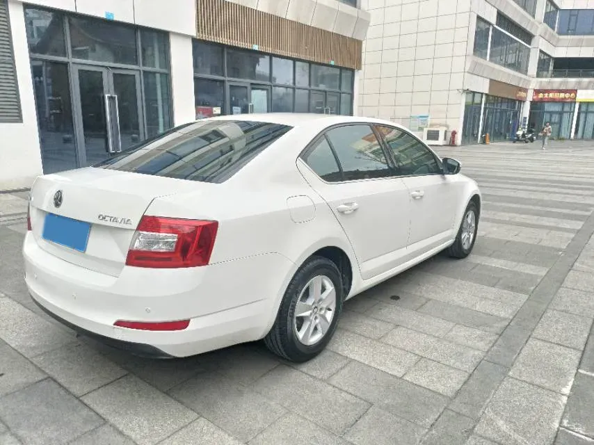 2018 Skoda Octavia 1.6L 110HP L4 5MT,autocango,china used car exporter,china ev exporter,chinese used car exporter,chinese used ev exporter