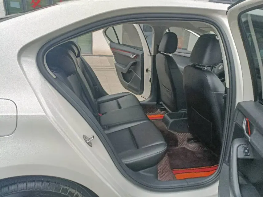 2018 Skoda Octavia 1.6L 110HP L4 5MT,autocango,china used car exporter,china ev exporter,chinese used car exporter,chinese used ev exporter