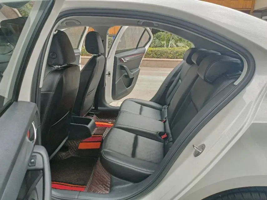 2018 Skoda Octavia 1.6L 110HP L4 5MT,autocango,china used car exporter,china ev exporter,chinese used car exporter,chinese used ev exporter