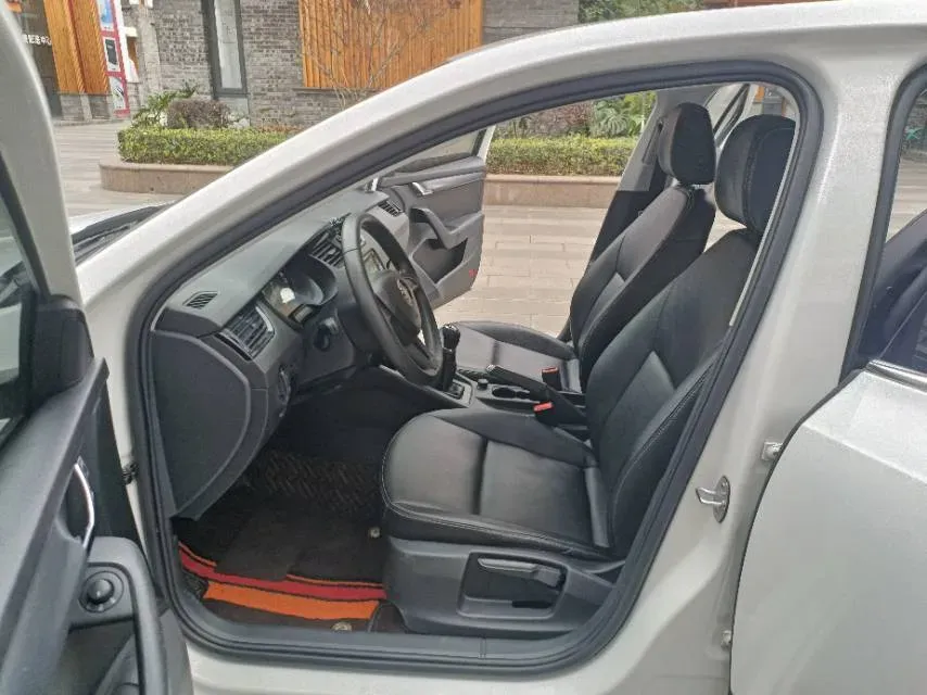 2018 Skoda Octavia 1.6L 110HP L4 5MT,autocango,china used car exporter,china ev exporter,chinese used car exporter,chinese used ev exporter