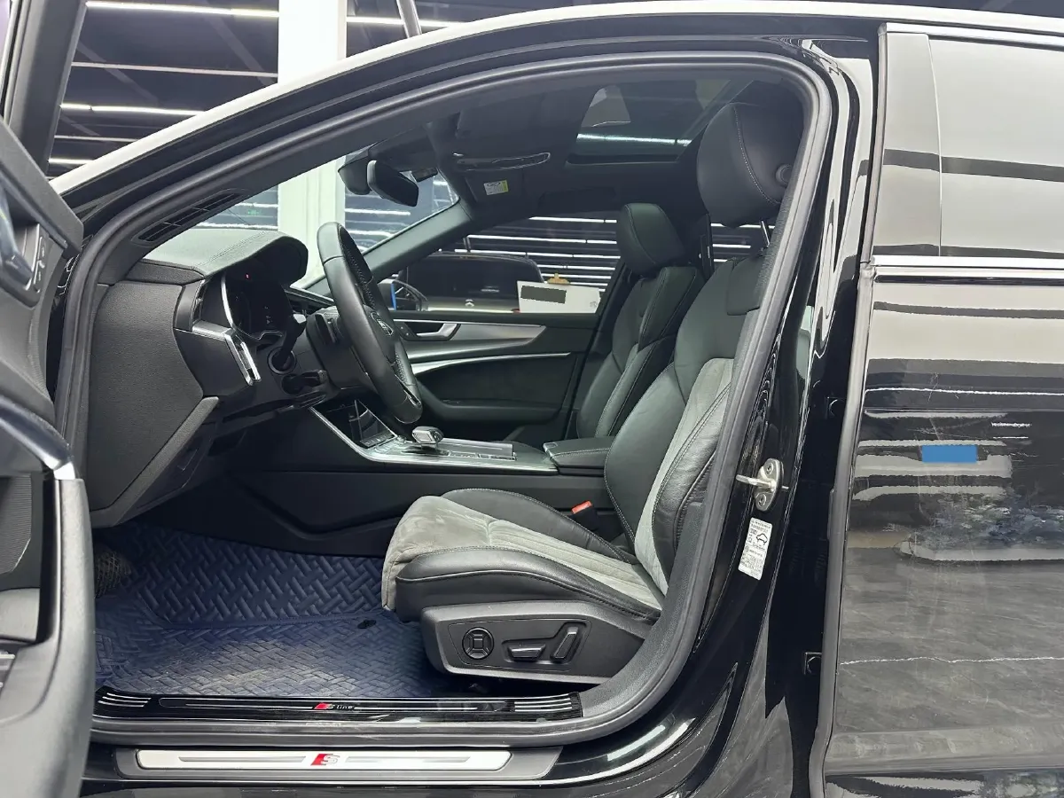 2020 Audi A6L 2.0T 252HP L4 7DCT PHEV 14.1KWH,autocango,china used car exporter,china ev exporter,chinese used car exporter,chinese used ev exporter