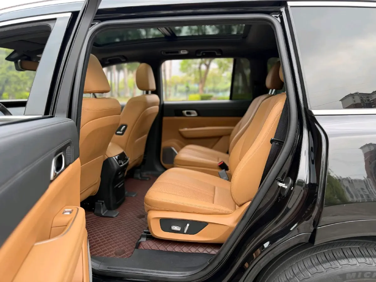 2020 Li ONE Range Extended 131HP REEV 40.5KWH,autocango,china used car exporter,china ev exporter,chinese used car exporter,chinese used ev exporter