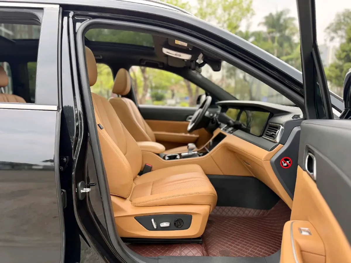 2020 Li ONE Range Extended 131HP REEV 40.5KWH,autocango,china used car exporter,china ev exporter,chinese used car exporter,chinese used ev exporter