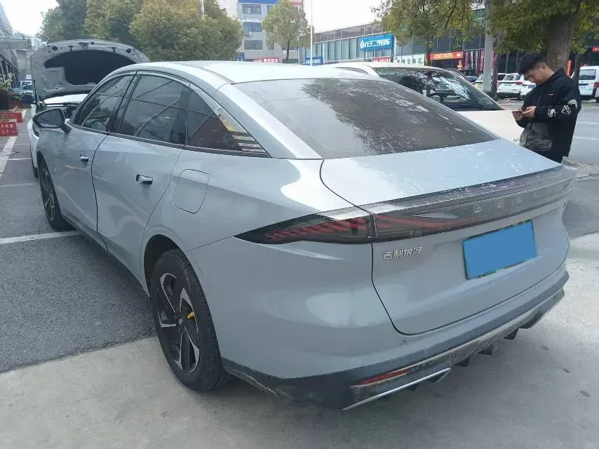 2023 Geely Galaxy L6 1.5T 163HP L4 3DHT PHEV,autocango,china used car exporter,china ev exporter,chinese used car exporter,chinese used ev exporter