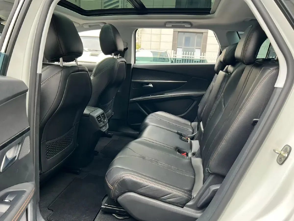 2017 Peugeot 5008 1.8T 204HP L4 6AT,autocango,china used car exporter,china ev exporter,chinese used car exporter,chinese used ev exporter