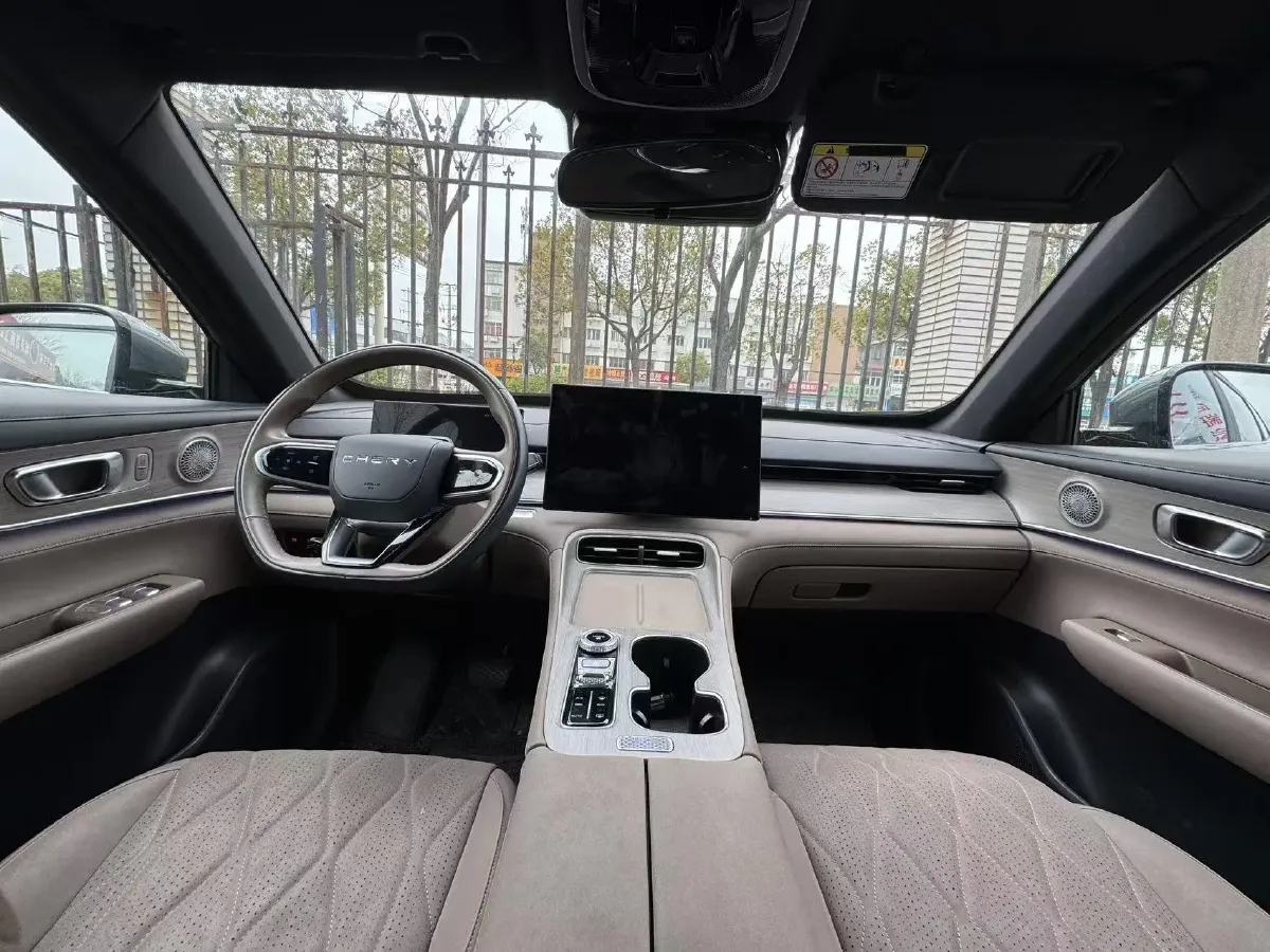 2025 Chery Tiggo 8 Plus 1.6T 197HP L4 7DCT,autocango,china used car exporter,china ev exporter,chinese used car exporter,chinese used ev exporter