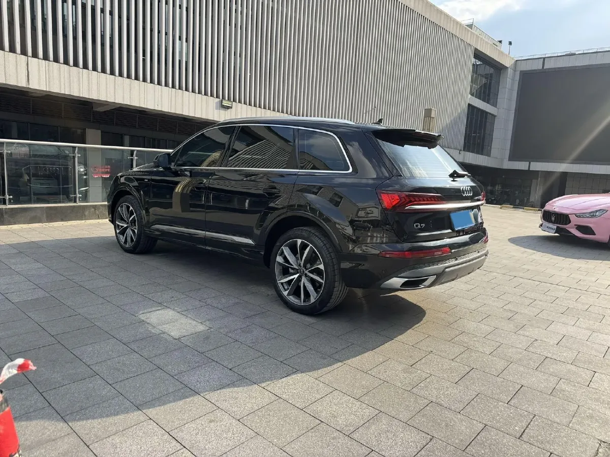2023 Audi Q7 3.0T 340HP V6 8AT,autocango,china used car exporter,china ev exporter,chinese used car exporter,chinese used ev exporter