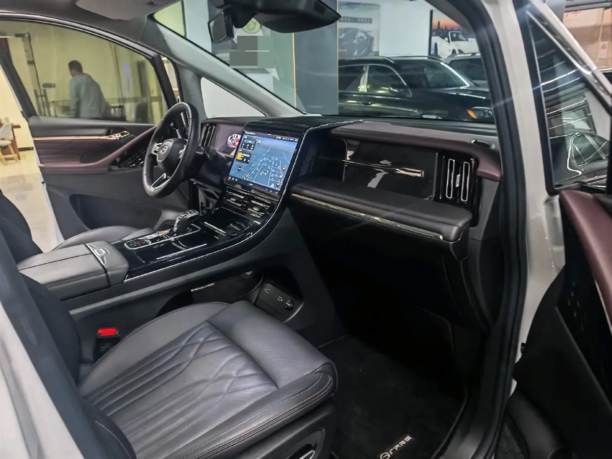 2023 GAC Trumpchi M8 2.0T 252HP L4 8AT,autocango,china used car exporter,china ev exporter,chinese used car exporter,chinese used ev exporter