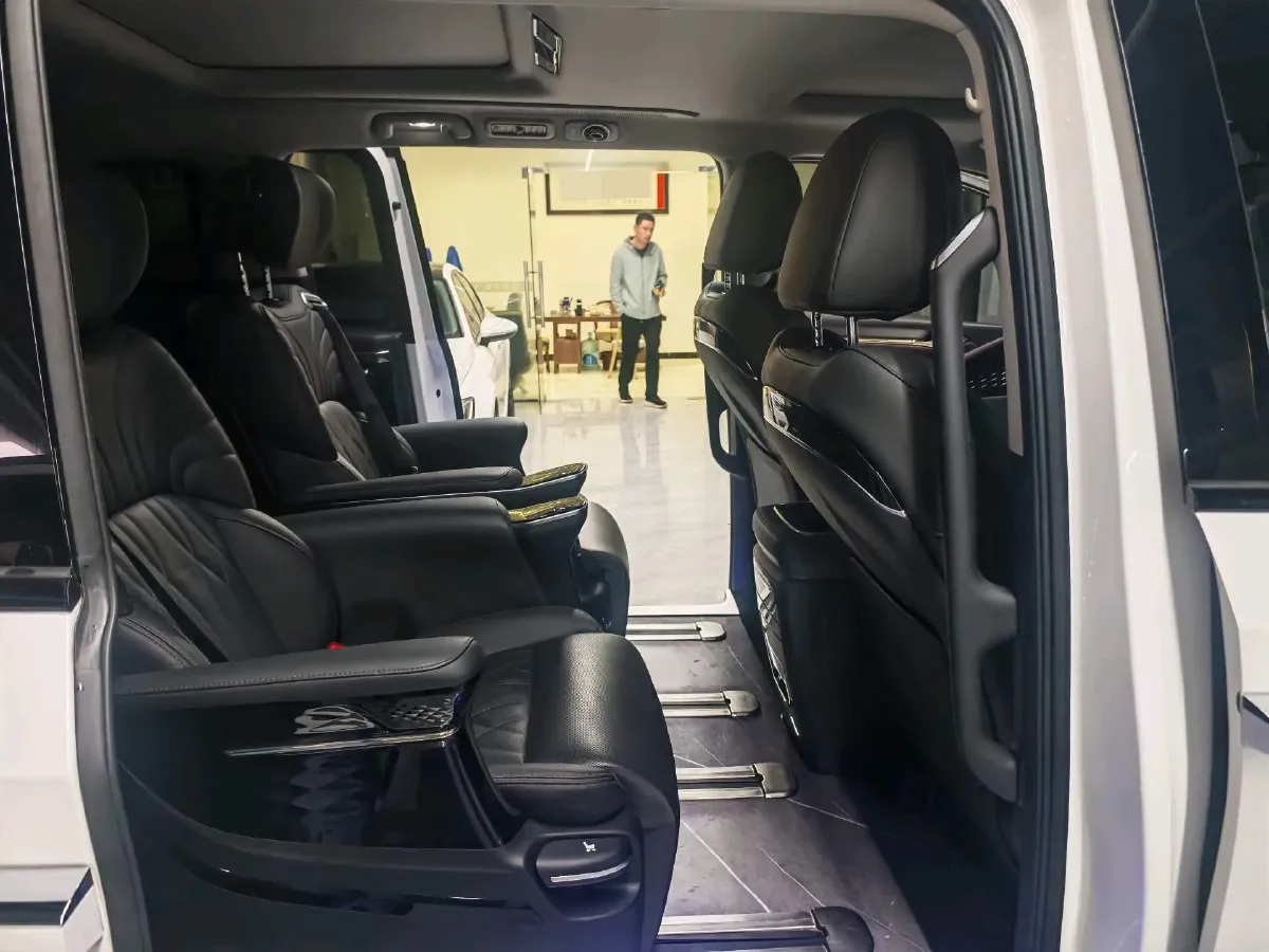 2023 GAC Trumpchi M8 2.0T 252HP L4 8AT,autocango,china used car exporter,china ev exporter,chinese used car exporter,chinese used ev exporter