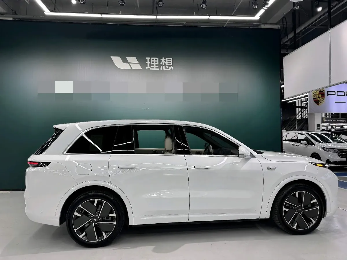 2025 Li L8 Range Extended 154HP REEV,autocango,china used car exporter,china ev exporter,chinese used car exporter,chinese used ev exporter