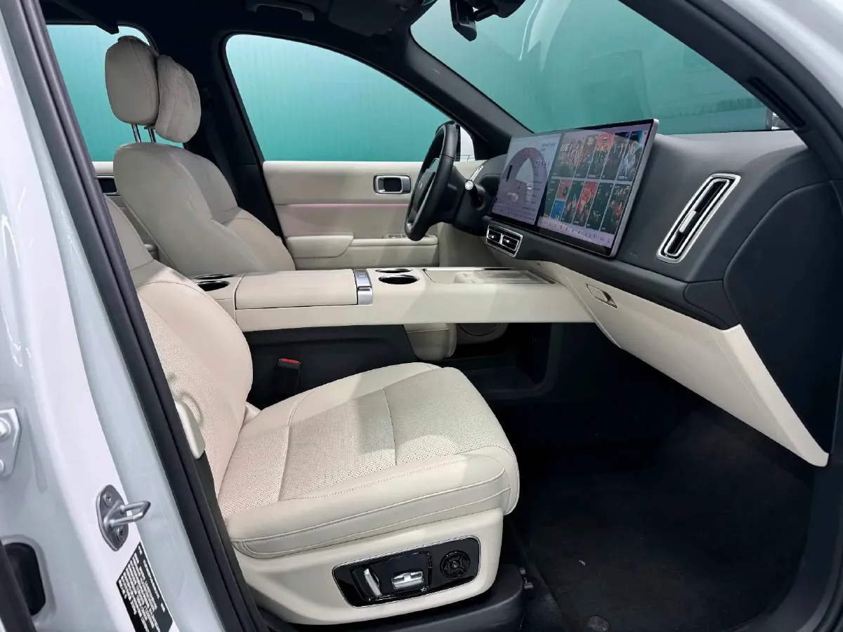 2025 Li L8 Range Extended 154HP REEV,autocango,china used car exporter,china ev exporter,chinese used car exporter,chinese used ev exporter