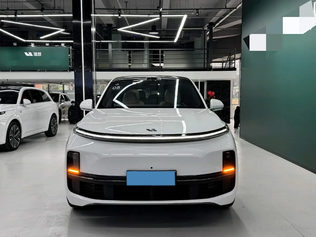 2025 Li L8 Range Extended 154HP REEV,autocango,china used car exporter,china ev exporter,chinese used car exporter,chinese used ev exporter