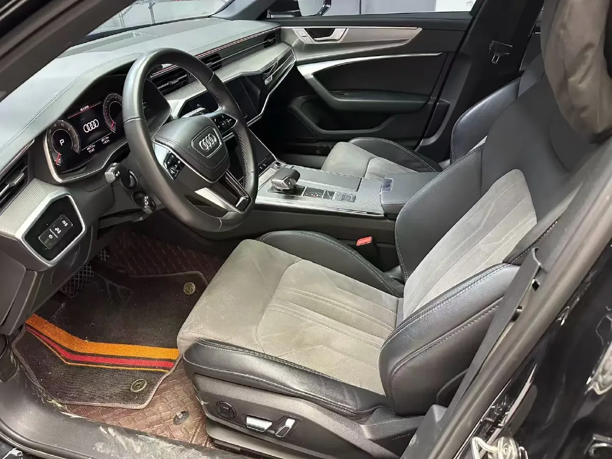 2023 Audi A6L 2.0T 190HP L4 7DCT,autocango,china used car exporter,china ev exporter,chinese used car exporter,chinese used ev exporter