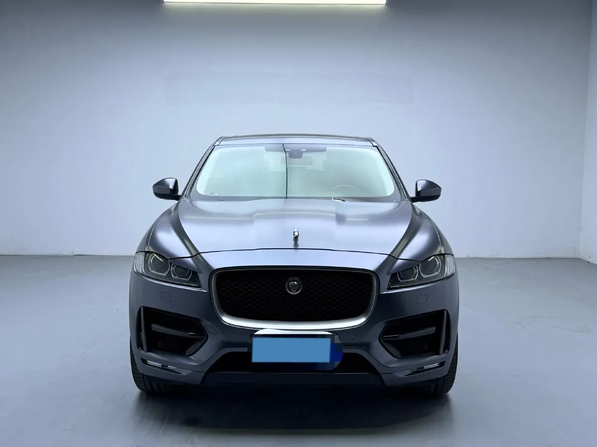 2018 Jaguar F-PACE 2.0T 300HP L4 8AT,autocango,china used car exporter,china ev exporter,chinese used car exporter,chinese used ev exporter