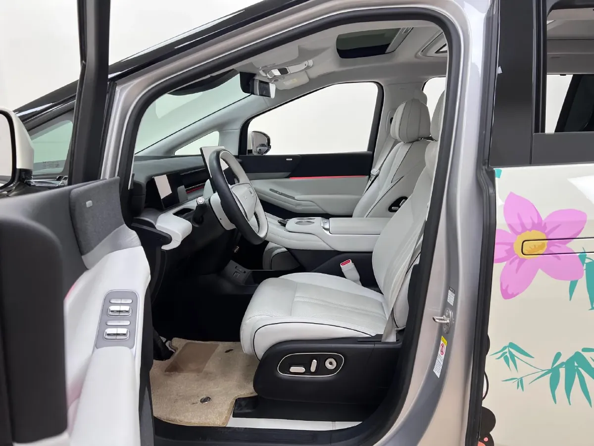 2024 Xpeng X9 BEV 101.5KWH,autocango,china used car exporter,china ev exporter,chinese used car exporter,chinese used ev exporter