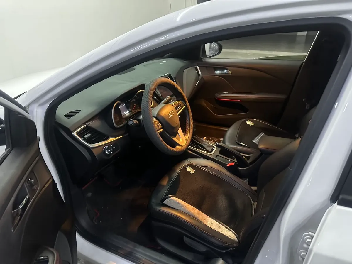 2019 Chevrolet Monza 1.3T 163HP L3 6AT,autocango,china used car exporter,china ev exporter,chinese used car exporter,chinese used ev exporter