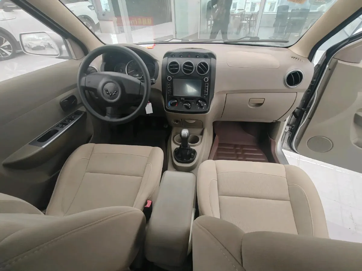 2018 WuLing HongGuang S3 1.5L 112HP L4 6MT,autocango,china used car exporter,china ev exporter,chinese used car exporter,chinese used ev exporter