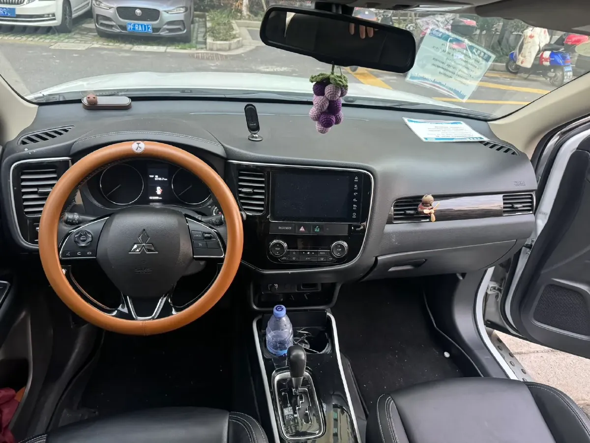 2020 Mitsubishi Outlander 2.0L 166HP L4 CVT,autocango,china used car exporter,china ev exporter,chinese used car exporter,chinese used ev exporter