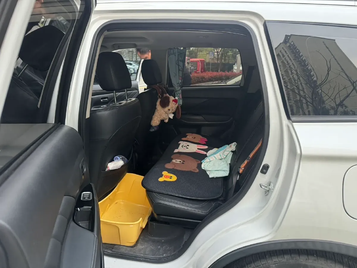 2020 Mitsubishi Outlander 2.0L 166HP L4 CVT,autocango,china used car exporter,china ev exporter,chinese used car exporter,chinese used ev exporter