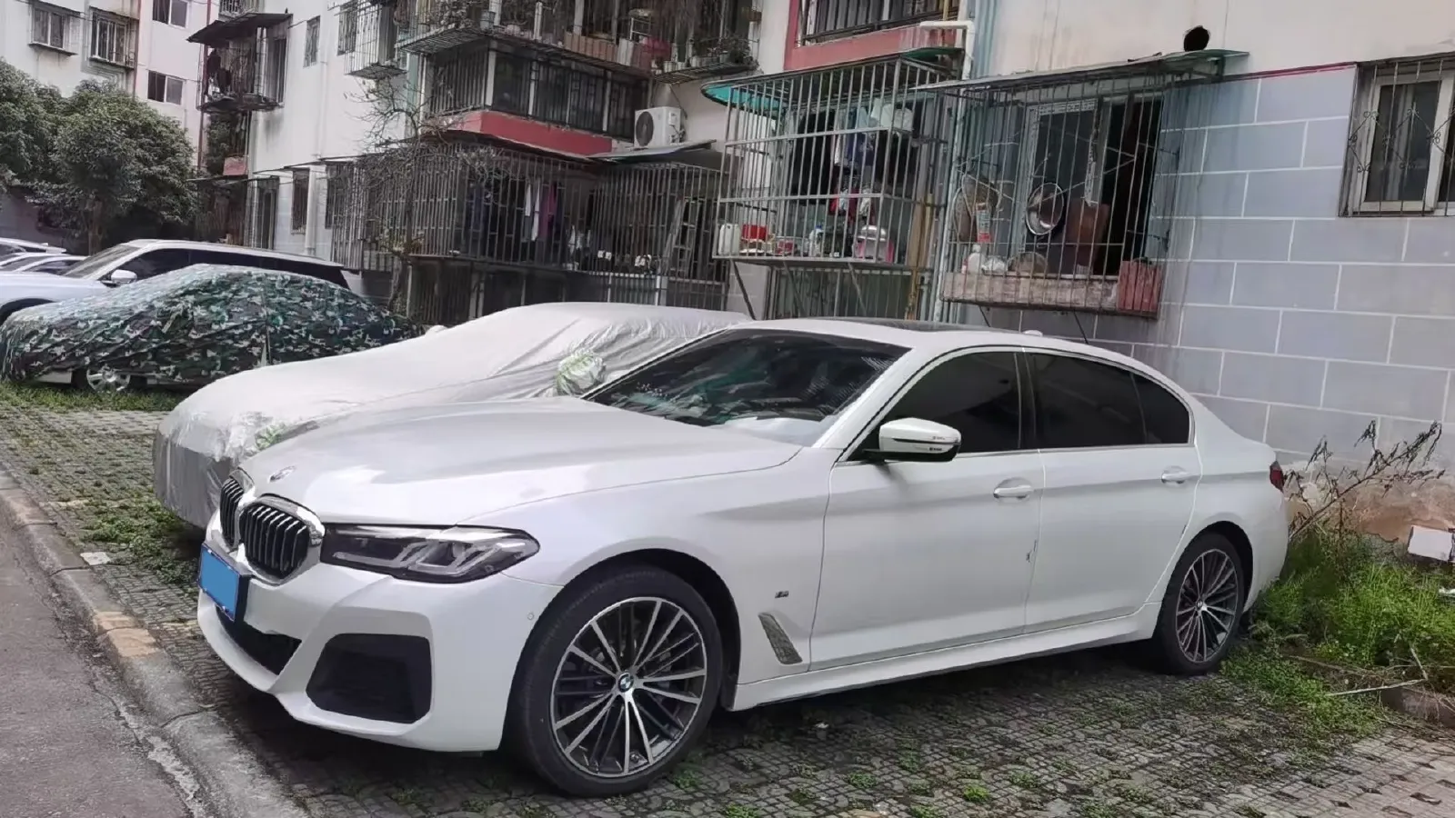 2022 BMW 5 Series 2.0T 252HP L4 8AT,autocango,china used car exporter,china ev exporter,chinese used car exporter,chinese used ev exporter
