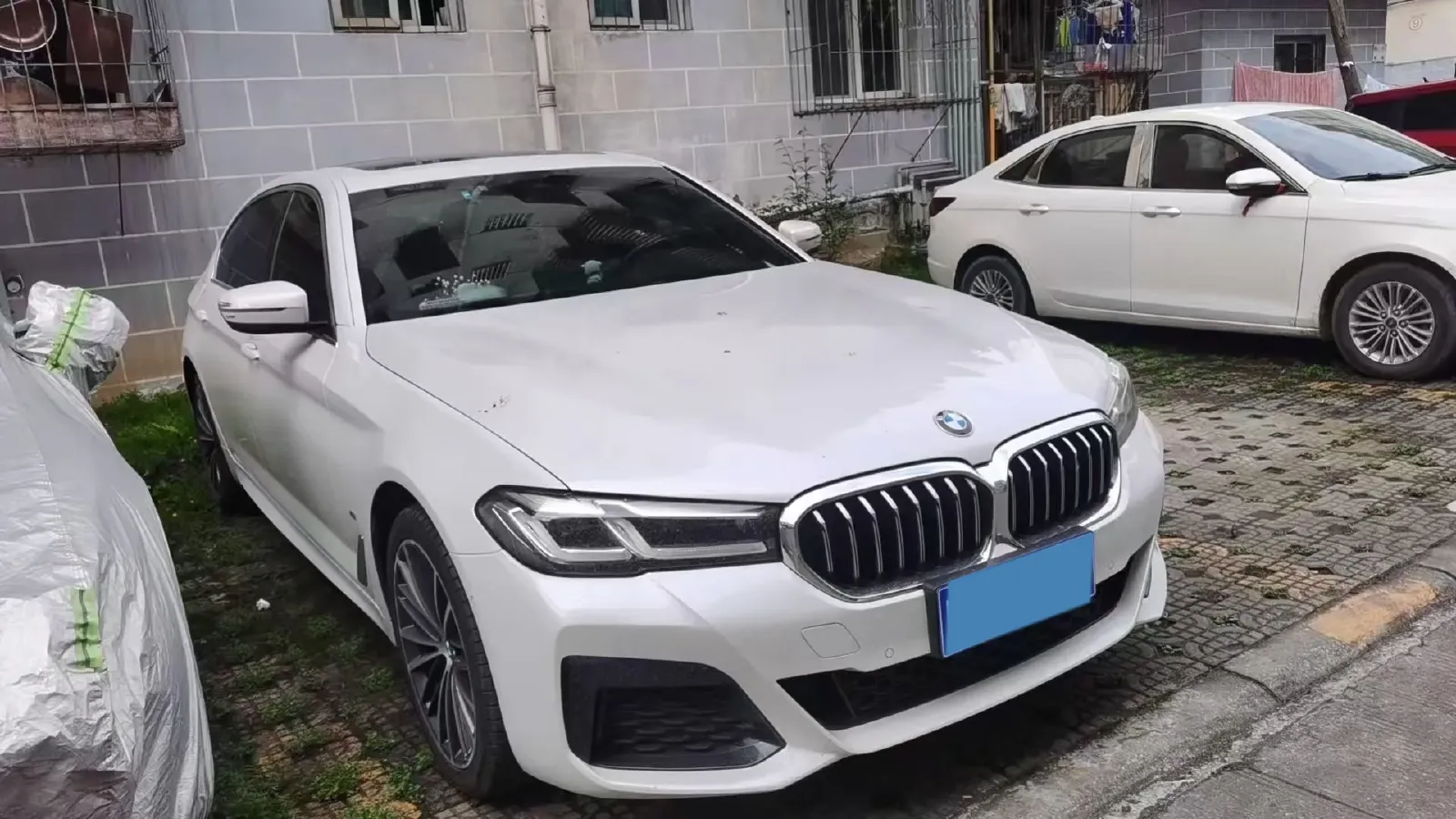 2022 BMW 5 Series 2.0T 252HP L4 8AT,autocango,china used car exporter,china ev exporter,chinese used car exporter,chinese used ev exporter