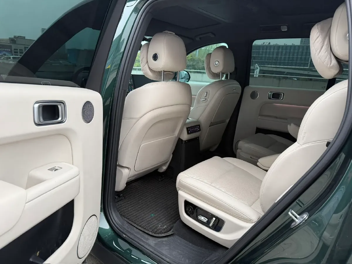 2024 Li L9 Range Extended 154HP REEV 52.3KWH,autocango,china used car exporter,china ev exporter,chinese used car exporter,chinese used ev exporter