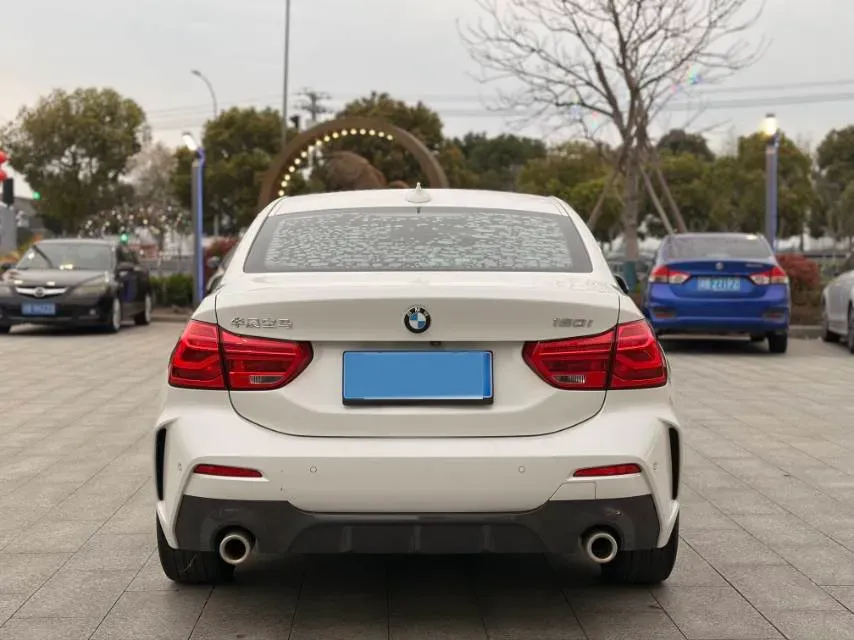 2020 BMW 1 Series 1.5T 140HP L3 7DCT,autocango,china used car exporter,china ev exporter,chinese used car exporter,chinese used ev exporter