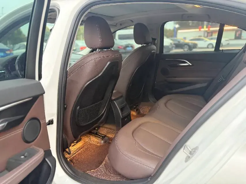 2020 BMW 1 Series 1.5T 140HP L3 7DCT,autocango,china used car exporter,china ev exporter,chinese used car exporter,chinese used ev exporter